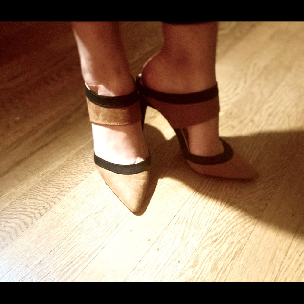 Super cute  mules... 4 inch heels (New)